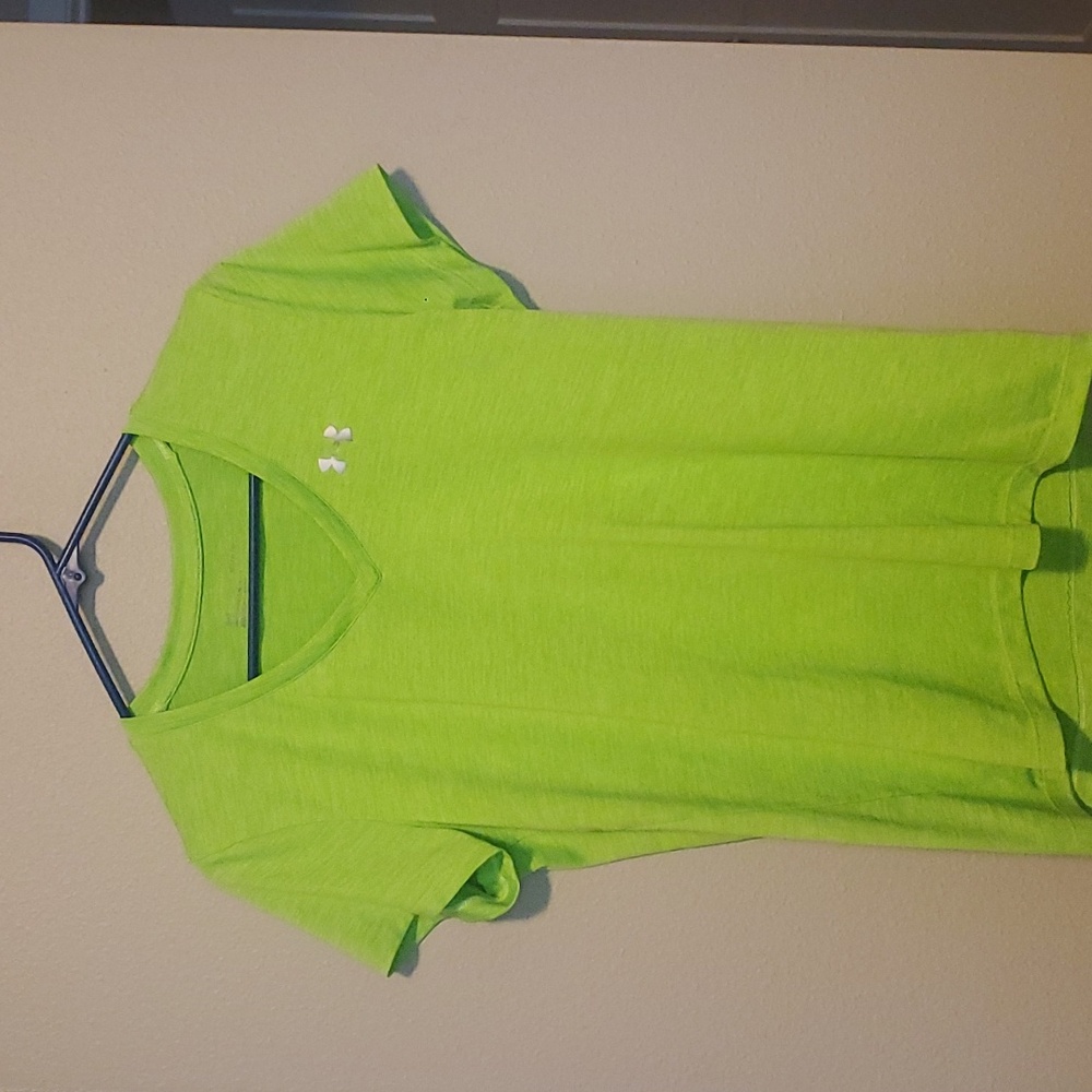 Women's Under Armour shirt